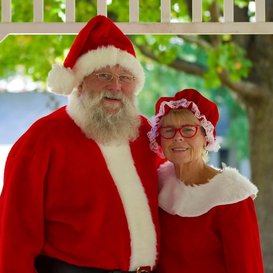 Santa Andrew & Mrs. Janet Claus - Santa Claus in Warwick, RI