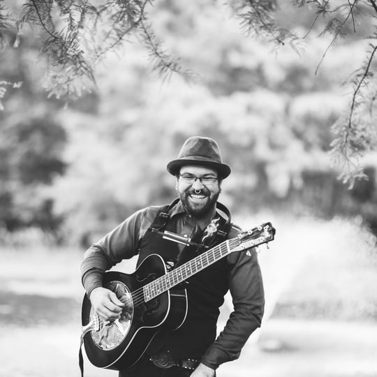 Shine Delphi - Singing Guitarist in Mechanicsburg, PA
