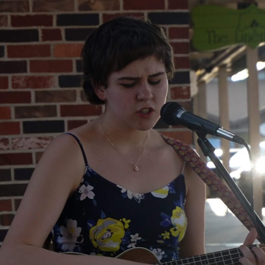 Sarah Corbett - Singing Guitarist in Topeka, KS