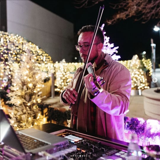 Violin DJ - Violinist / 1990s Era Entertainment in La Habra, CA