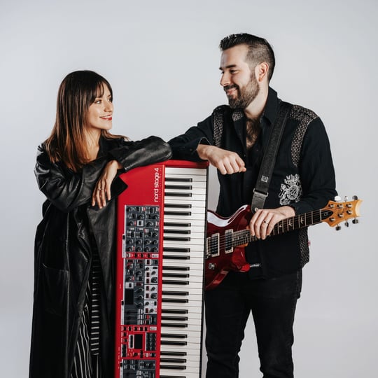 Maya Entertainment - Acoustic Band in Vancouver, BC