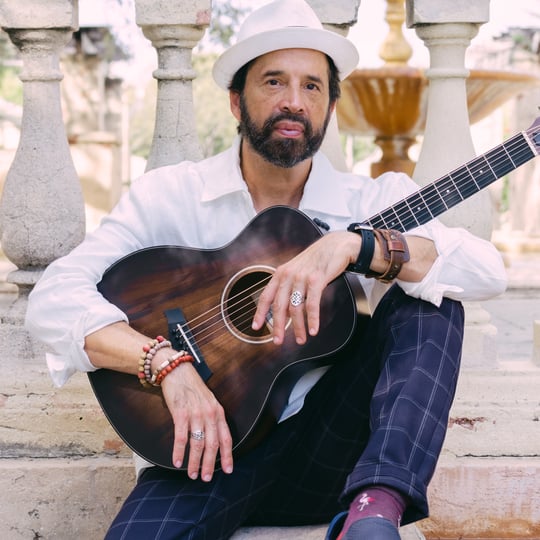 Elsten Torres - Singing Guitarist in Hialeah, FL