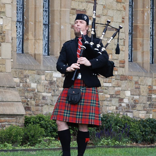 Bagpiping Performance and Educational - Bagpiper in Glendale, CA