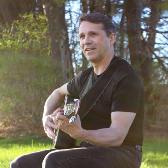 Andrew Favreau - Singing Guitarist in Portland, ME