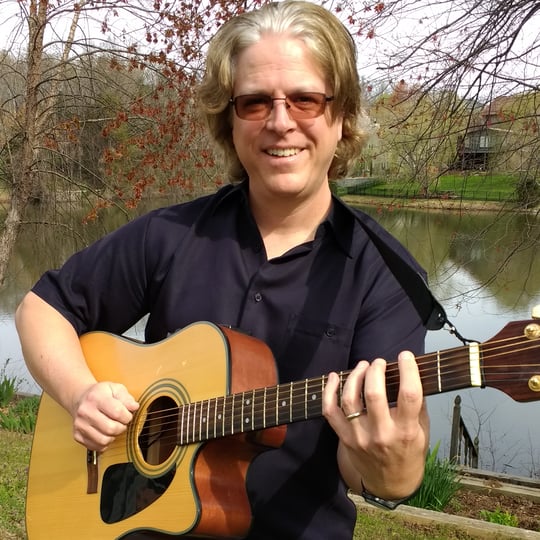 Dana Bearror - Singing Guitarist / 1940s Era Entertainment in Pfafftown, NC