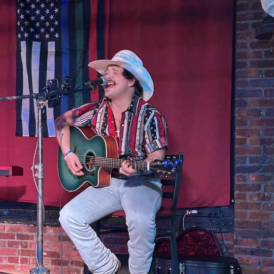 Austin Gilbert - Singing Guitarist in Springfield, OR