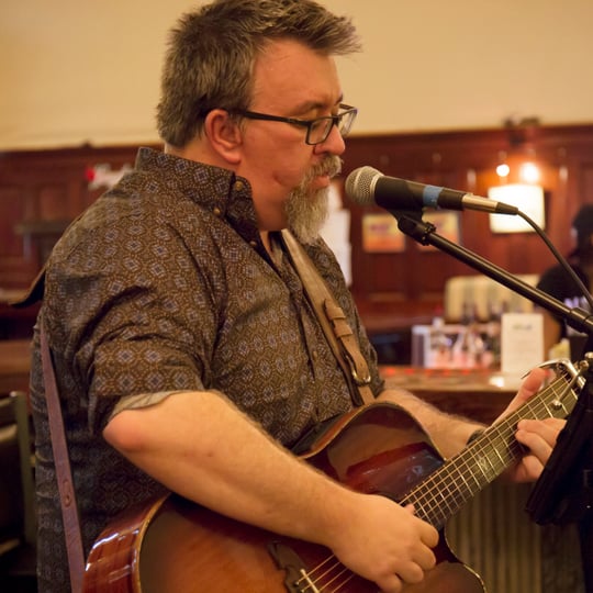 Travis Hoffman - Singing Guitarist / Acoustic Band in Quincy, IL