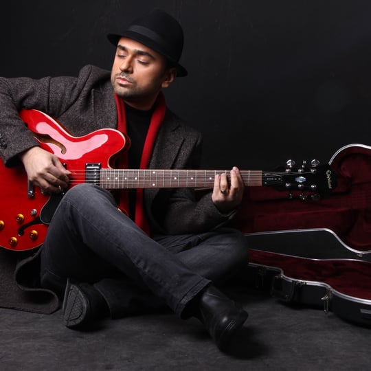 Houman Javid Music - Singing Guitarist in Richmond Hill, ON