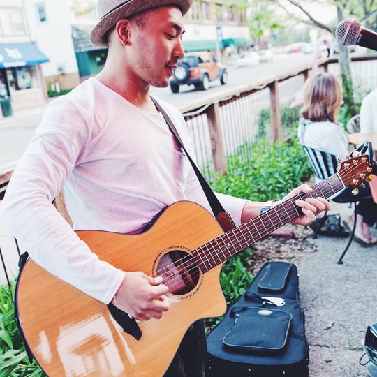 Daniel Switch - Singing Guitarist in Minneapolis, MN