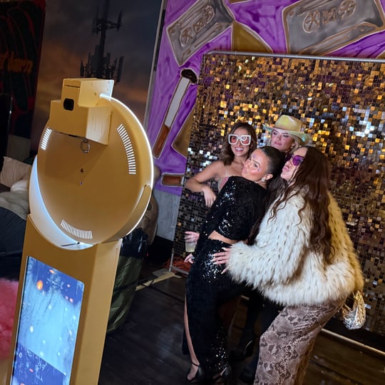 Selfieboxx Photobooth - Photo Booths in Dearborn, MI