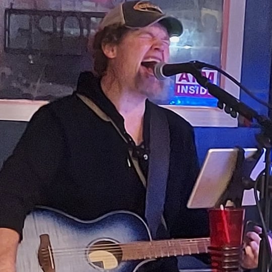 Chris Jones - Singing Guitarist in Omaha, NE