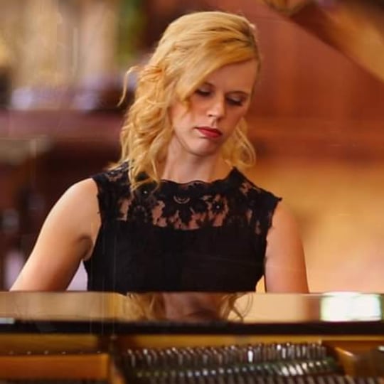 Karin Arnhart - Classical Pianist in Cantonment, FL