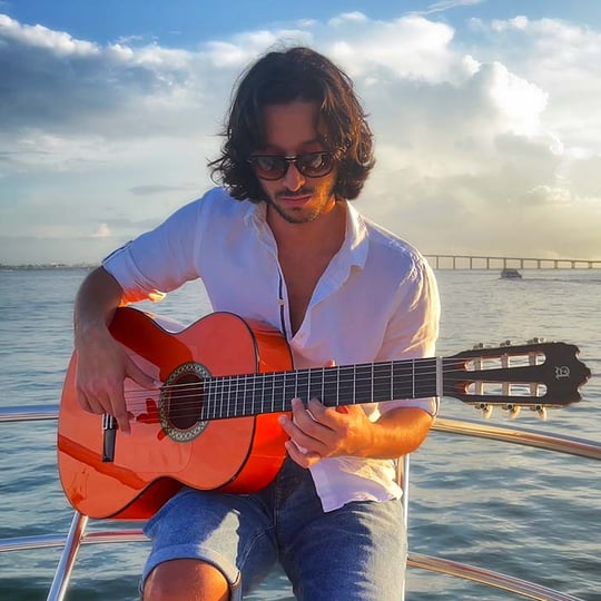 Sergio De Gouveia - Guitarist / 1940s Era Entertainment in Miami, FL