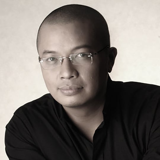Erik Mana - Corporate Magician in Toronto, ON