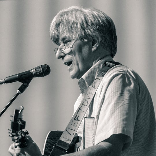 John Ferullo - Singing Guitarist in Westford, MA