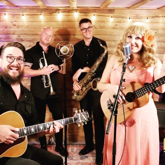 Kate Voss & The Hot Sauce - Dance Band in Oshkosh, WI