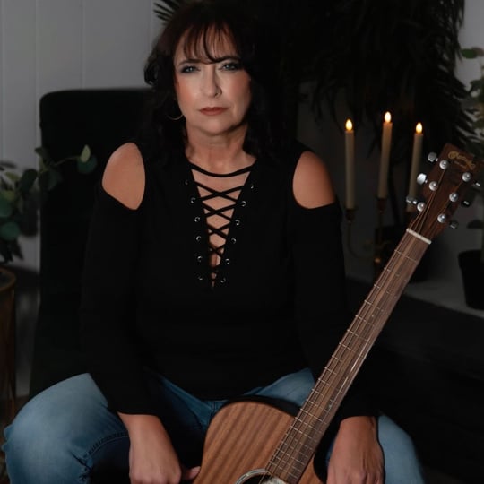 Janelle Irwin - Singing Guitarist / Wedding Musicians in Haigler, NE