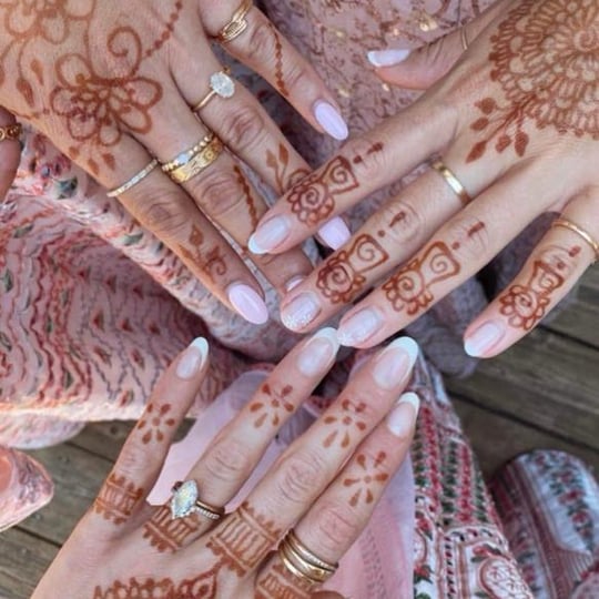 Glitter Ruby's Henna Art & Typewriter Poetry - Henna Tattoo Artist / 1920s Era Entertainment in Portland, OR