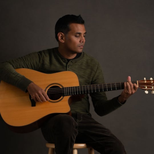 Acoustic Vik - Singing Guitarist in Coatesville, PA