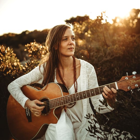 Andi Flax - Singing Guitarist in Newport, RI
