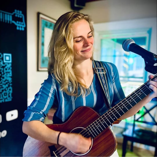 Ashley Hensel - Singing Guitarist / Singing Telegram in Worcester, MA