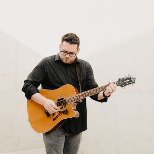 Cameron DeGurski - Singing Guitarist in Glendale, AZ