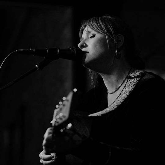 Carly Reirson - Singing Guitarist / Singing Telegram in Abbotsford, BC