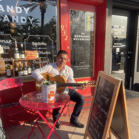 Cesar Paucar - Singing Guitarist in Fort Lauderdale, FL