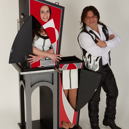 Chezaday Magic Show - Magician / Family Entertainment in Naperville, IL