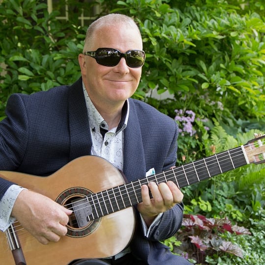 Classical Guitarist - Derek Macrae - Guitarist / Oldies Music in Toronto, ON