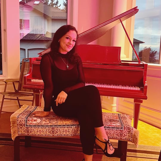 Danelle Hayes - Singing Pianist / Soul Singer in Seattle, WA