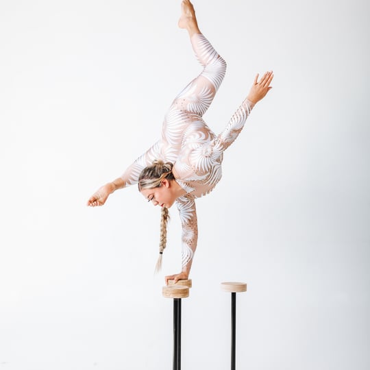Dia: Handbalancer & Contortionist - Contortionist / Circus and Acrobatic in New York City, NY
