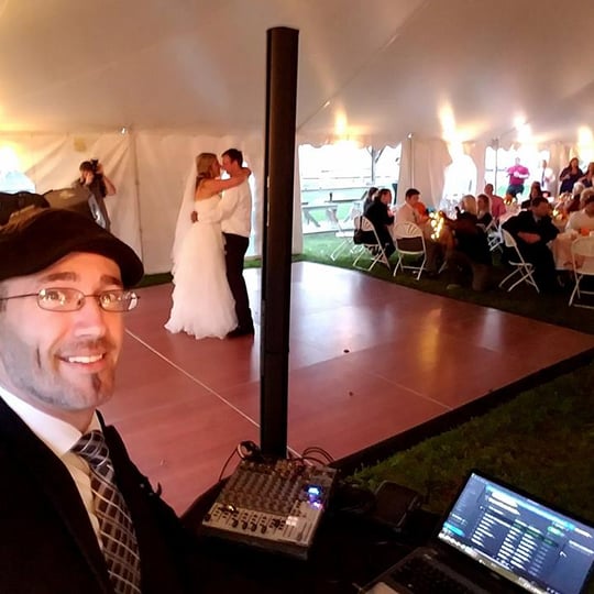 DJ Dave & Acoustic Jukebox - Mobile DJ / Event DJs in Strongsville, OH