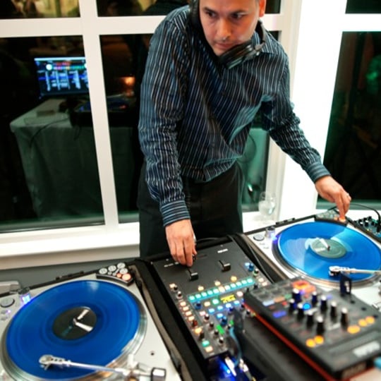 DJ Demonstr8 Mobile DJ Services - Wedding DJ / Wedding Entertainment in Kansas City, MO