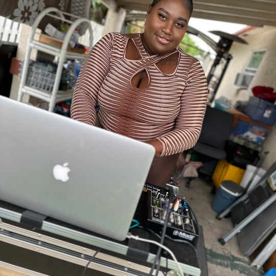 Dj Holly Sweets - DJ in Boynton Beach, FL