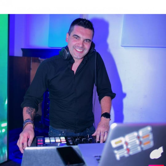 Dee Jay Ray - DJ / Event DJs in Huntington Beach, CA
