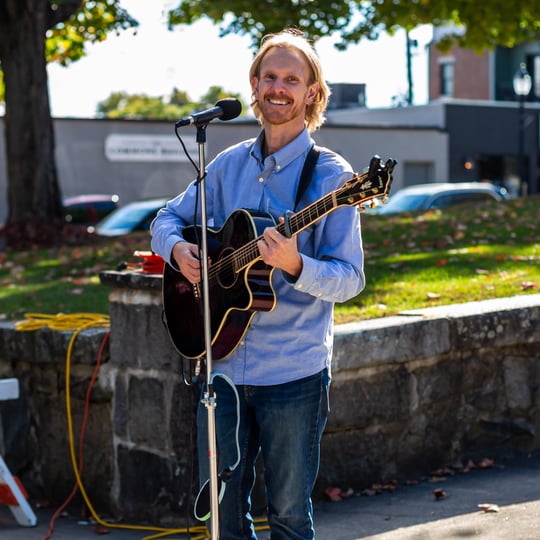 Doug Wilder Music - Singing Guitarist in Providence, RI