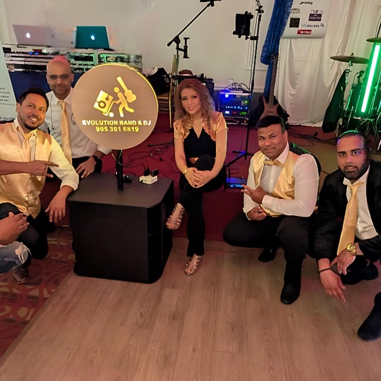 Evolution Band & DJ Entertainment - Cover Band / 1980s Era Entertainment in Gormley, ON