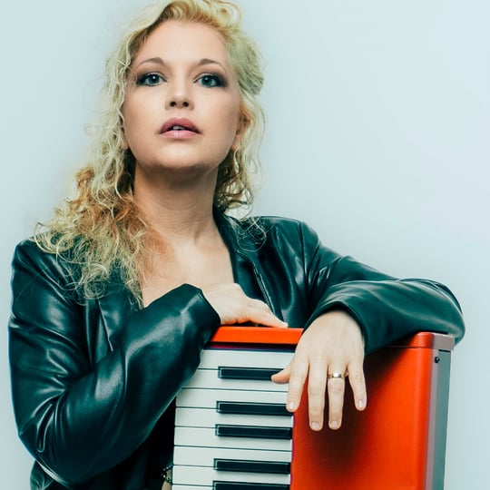 Fanni Sarkozy - Singing Pianist in Miami Beach, FL