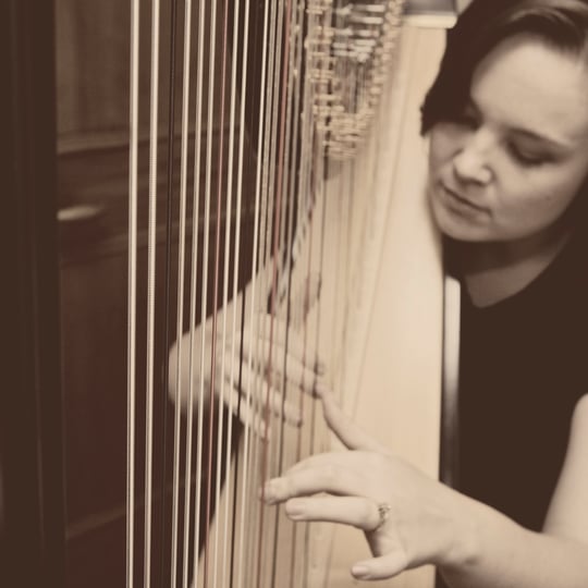Harpist Caroline Reyes - Harpist in Huntington Beach, CA