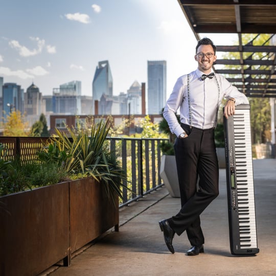 Ian Benjamin - Singing Pianist - Singing Pianist / Elton John Impersonator in Charlotte, NC