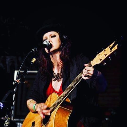 Jen Phipps - Singing Guitarist in Pilot Mountain, NC