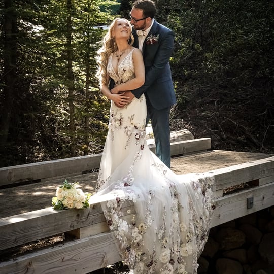 Whimsical Elopements - Wedding Photographer in Bend, OR