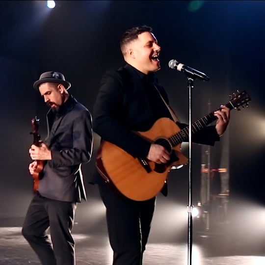Gee & Brown - Acoustic Band in Vancouver, BC