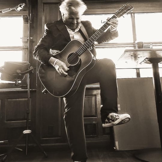 Kiki Infante - Singing Guitarist in New Brunswick, NJ