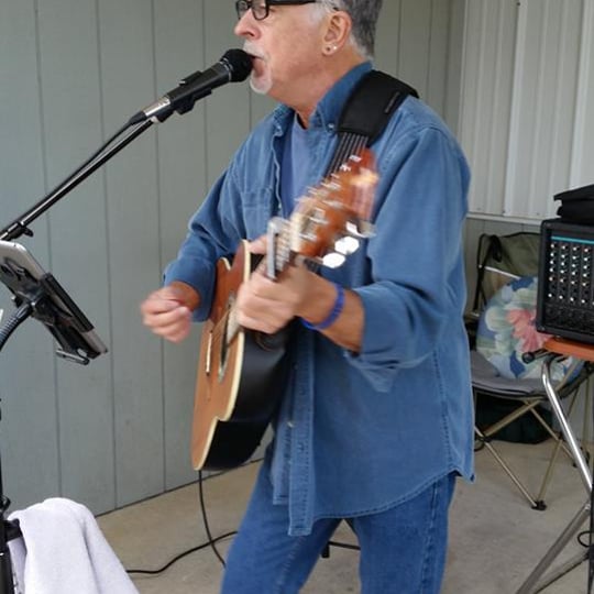 Larry Arbour - Singing Guitarist in Farmington Hills, MI
