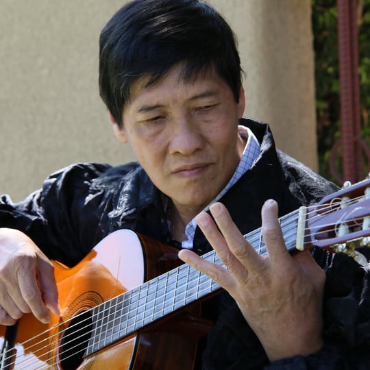 Leguitar - Classical Guitarist / Wedding Musicians in Cincinnati, OH