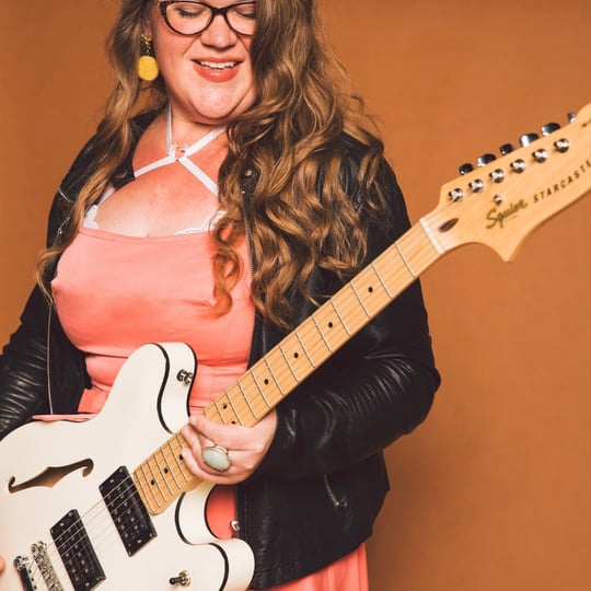 Lisa Mac - Singing Guitarist in Las Vegas, NV