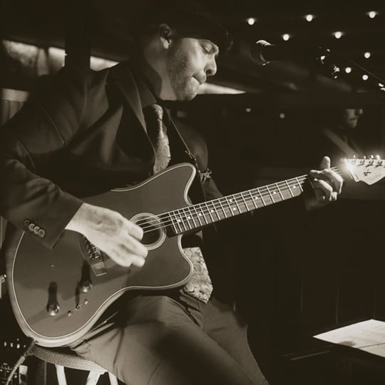 Lou Mutter - Singing Guitarist in Philadelphia, PA