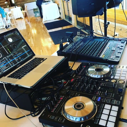 MC Aaron - Colorado Wedding DJ & Guitarist - Wedding DJ / Wedding Entertainment in Denver, CO